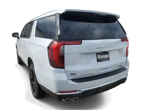 New 2026 GMC Yukon XL Denali w/ Sun & Power Step Package AWD/4WD image 4