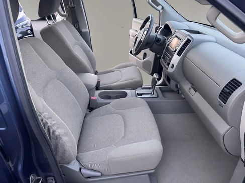 Used 2016 Nissan Frontier SV RWD image 7