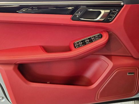 Certified 2026 Porsche Macan S AWD/4WD image 14