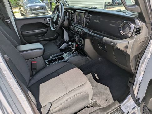 Used 2023 Jeep Wrangler Unlimited Sport AWD/4WD image 14
