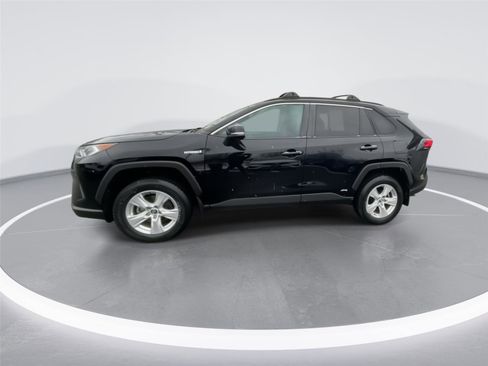 Used 2020 Toyota RAV4 XLE image 5