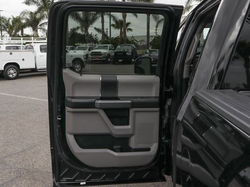 Used 2017 Ford F150 XLT image 27