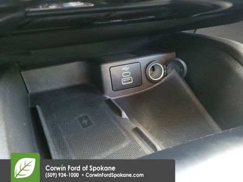 Used 2025 Ford Escape Platinum image 33