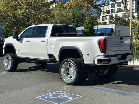 Used 2024 GMC Sierra 3500 Denali w/ Denali Reserve Package AWD/4WD image 12