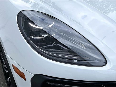 Certified 2023 Porsche Macan S AWD/4WD image 30