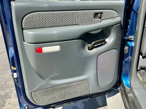 Used 2002 Chevrolet Avalanche 4x4 w/ Off-Road Suspension Pkg image 31