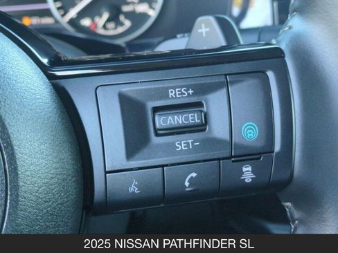 Used 2025 Nissan Pathfinder SL AWD/4WD image 18
