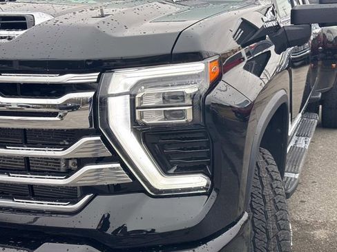 Used 2025 Chevrolet Silverado 3500 High Country w/ Technology Package image 10