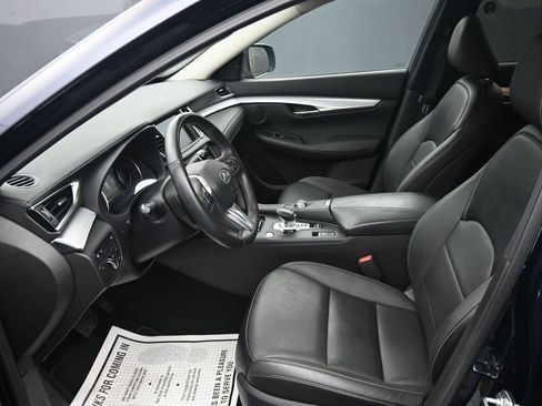 Used 2021 INFINITI QX50 Essential image 11