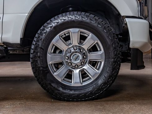 Used 2020 Ford F250 Platinum w/ FX4 Off-Road Package AWD/4WD image 11