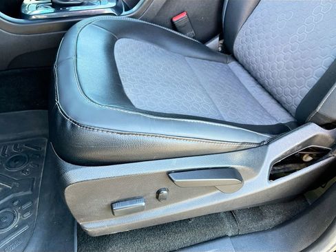 Used 2017 Chevrolet Colorado Z71 image 18