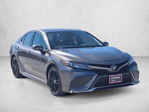 Used 2024 Toyota Camry XSE FWD image 3
