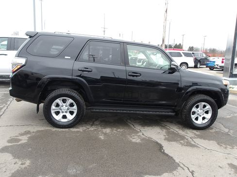 Used 2018 Toyota 4Runner SR5 Premium image 8