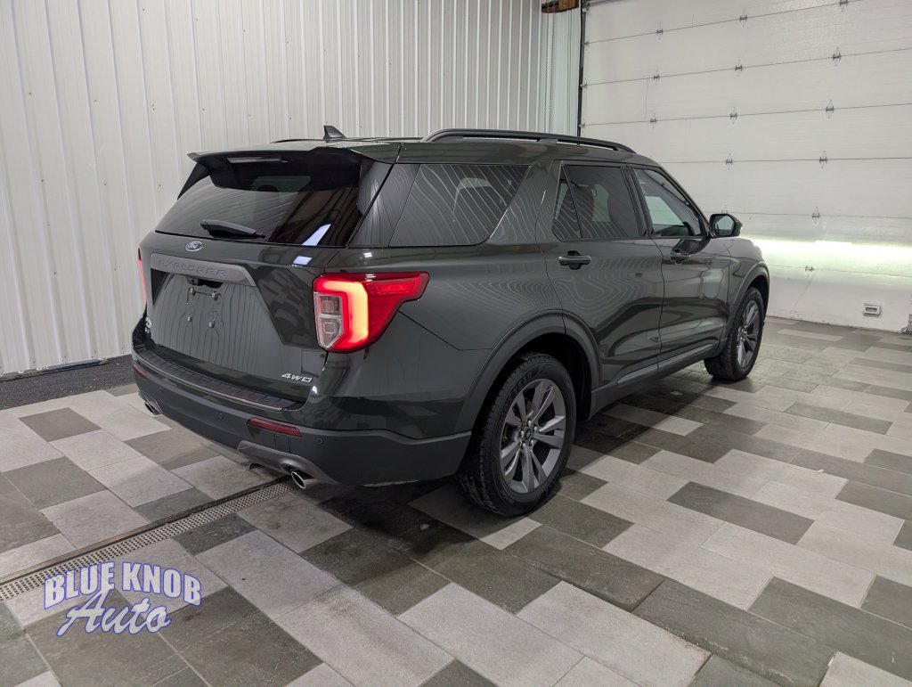 Used 2022 Ford Explorer XLT w/ Equipment Group 202A AWD/4WD image 4