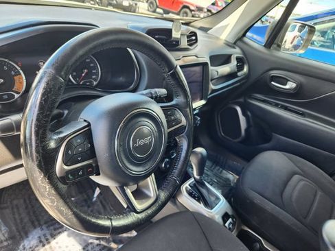 Used 2022 Jeep Renegade Latitude w/ Convenience Group AWD/4WD image 12