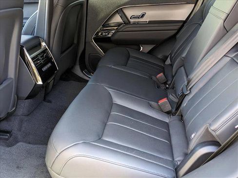 New 2025 Land Rover Range Rover Sport Dynamic SE image 17