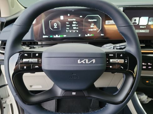 New 2027 Kia Carnival SX Prestige FWD image 16