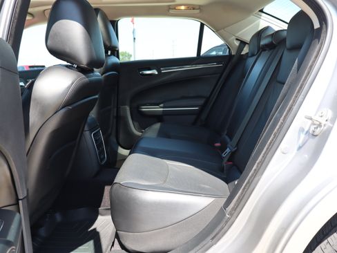 Used 2017 Chrysler 300 C AWD/4WD image 10