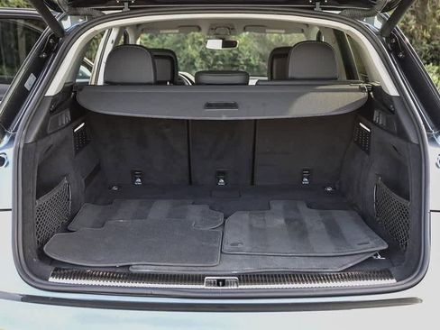 Used 2021 Audi Q5 e Premium w/ Convenience Package image 24