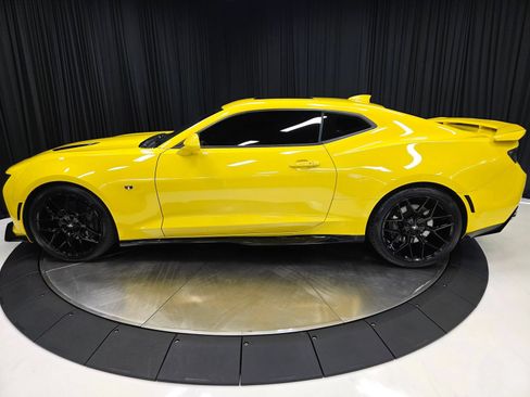 Used 2017 Chevrolet Camaro SS RWD image 12