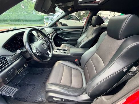 Used 2018 Honda Accord Sport image 13