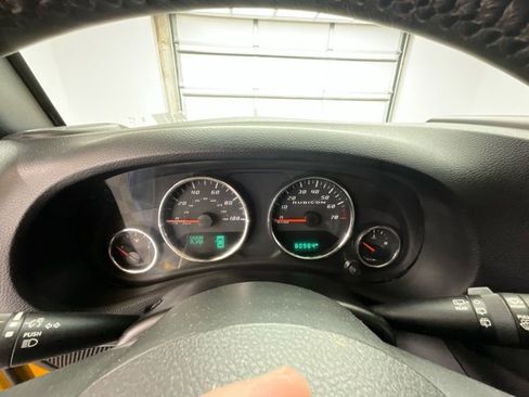 Used 2015 Jeep Wrangler Rubicon w/ Connectivity Group image 6