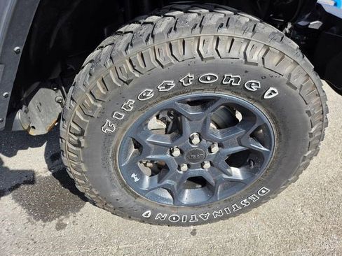 Used 2023 Jeep Wrangler Unlimited w/ Cold Weather Group image 30