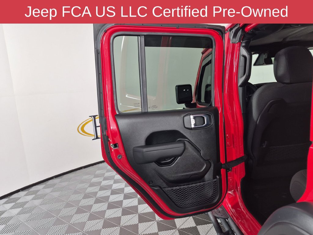 Used 2026 Jeep Wrangler Unlimited Rubicon w/ Technology Group AWD/4WD image 30