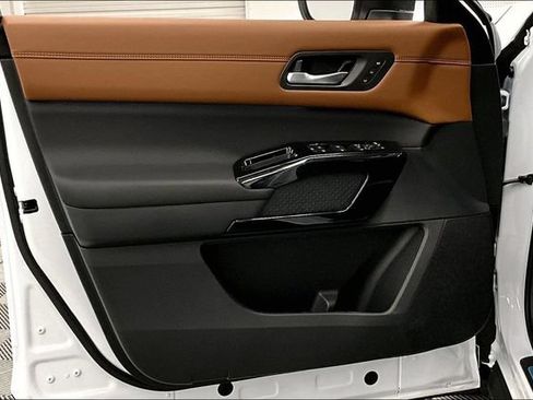 New 2026 Nissan Pathfinder Platinum w/ Cargo Package AWD/4WD image 33