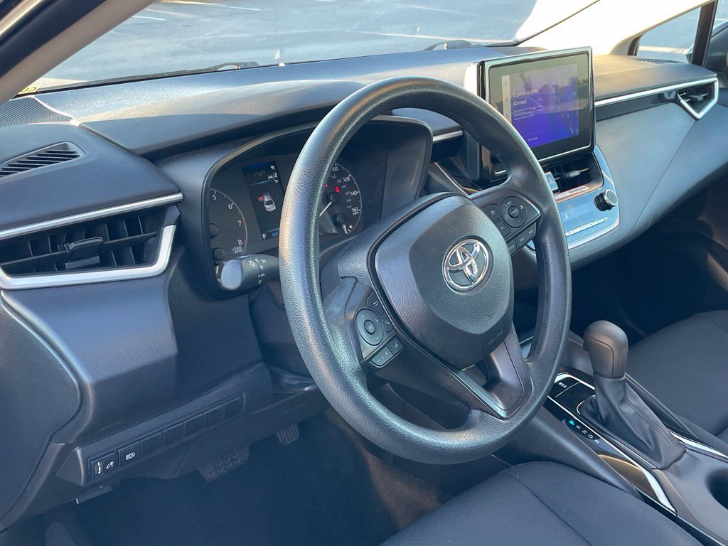 Used 2025 Toyota Corolla LE FWD image 9