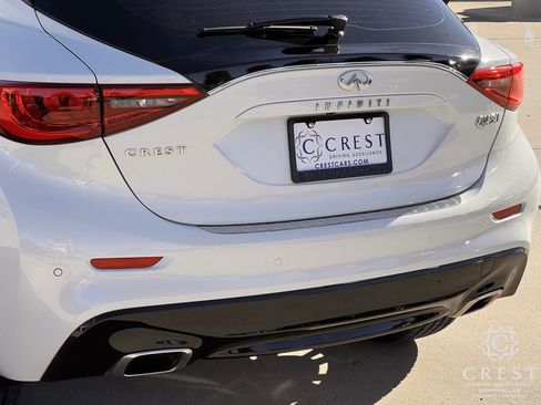 Used 2019 INFINITI QX30 w/ Cargo Package image 6