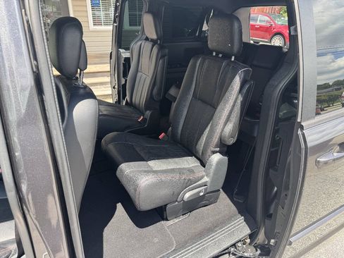 Used 2016 Dodge Grand Caravan R/T FWD image 13