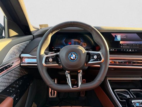 Used 2023 BMW i7 xDrive60 w/ Executive Package 2 image 15