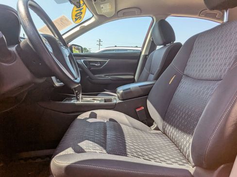 Used 2016 Nissan Altima 2.5 S w/ Power Driver Seat Package FWD image 10