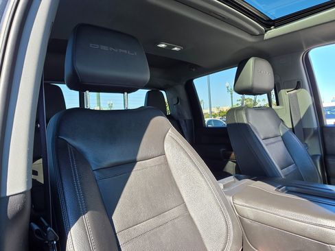 Used 2021 GMC Sierra 3500 Denali w/ Denali Black Diamond Edition image 5