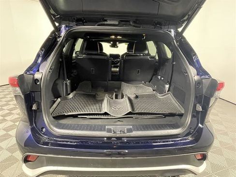 Used 2023 Toyota Highlander XSE image 23