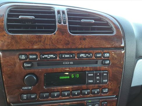 Used 2004 Ford Thunderbird Deluxe image 9