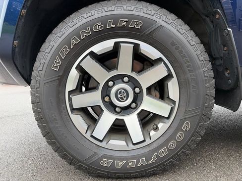 Used 2019 Toyota 4Runner TRD Off-Road Premium AWD/4WD image 20
