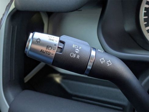 Used 2022 Land Rover Defender 110 image 25