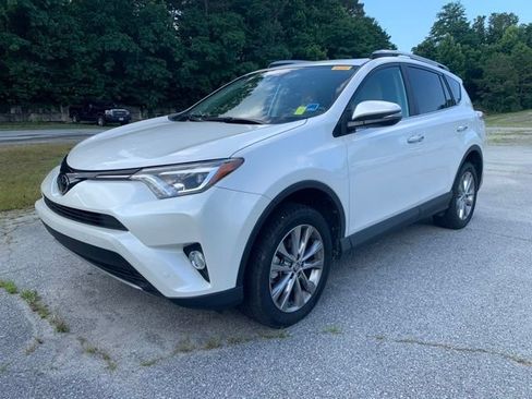 Used 2017 Toyota RAV4 Limited AWD/4WD image 4