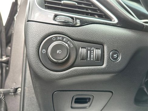 Used 2023 Jeep Cherokee Altitude Lux w/ Lux Elite Package image 31