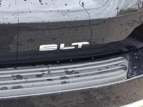 Used 2022 GMC Yukon SLT w/ SLT Luxury Package image 30