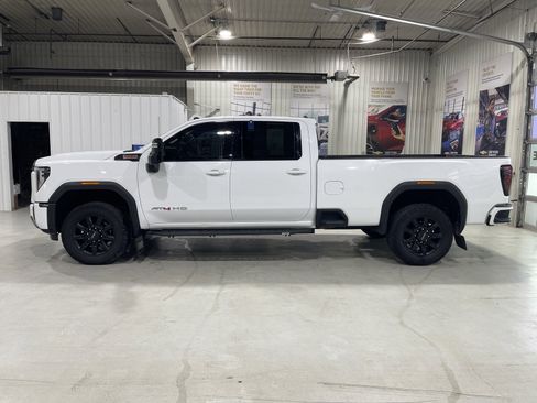 Used 2024 GMC Sierra 3500 AT4 w/ AT4 Premium Plus Package AWD/4WD image 8