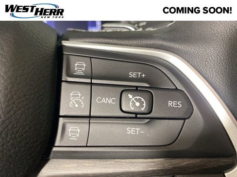 Used 2024 Jeep Grand Cherokee Limited image 9