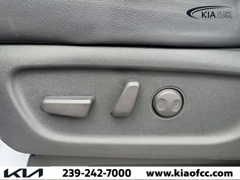 Used 2021 Kia Sedona EX FWD image 22