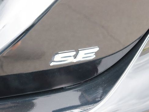 Used 2023 Toyota Camry SE image 6