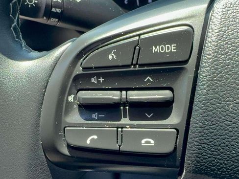 Used 2021 Hyundai Venue SEL FWD image 14