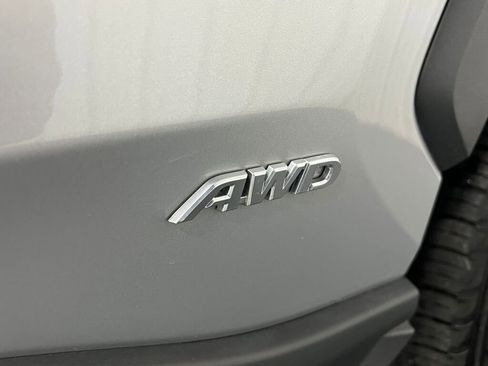 Used 2021 Toyota RAV4 XLE w/ Convenience Package image 21