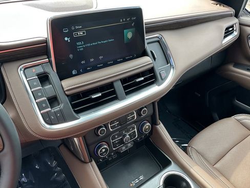 Used 2024 Chevrolet Tahoe High Country w/ Premium Package image 34