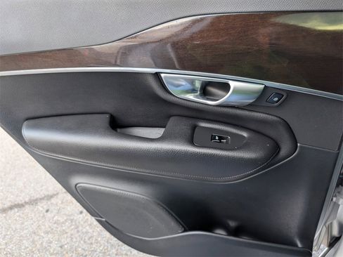 Used 2019 Volvo XC90 T6 Momentum w/ Protection Package Premier image 28